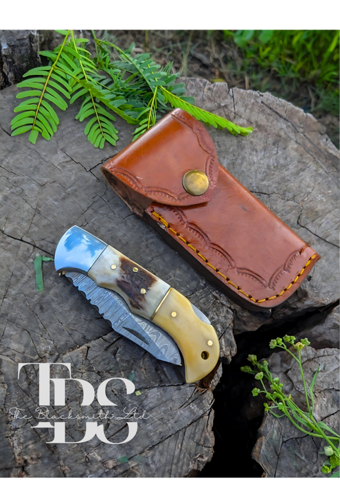 Handmade Foldable Pocket Knife with Intricate Design and Leather Pouch – Perfect for Christmas Gifts, Anniversary Gifts, and Groomsmen Gifts