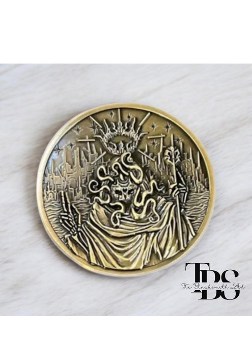 Hastur Challenge Coin – The King in Yellow Eldritch Horror Coin | 1.75-Inch Collectible Gift for Anniversaries, Birthdays, and Fantasy Enthusiasts