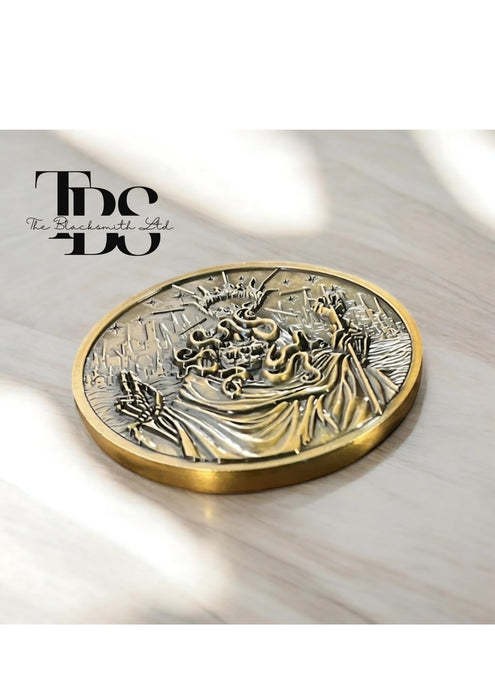 Hastur Challenge Coin – The King in Yellow Eldritch Horror Coin | 1.75-Inch Collectible Gift for Anniversaries, Birthdays, and Fantasy Enthusiasts